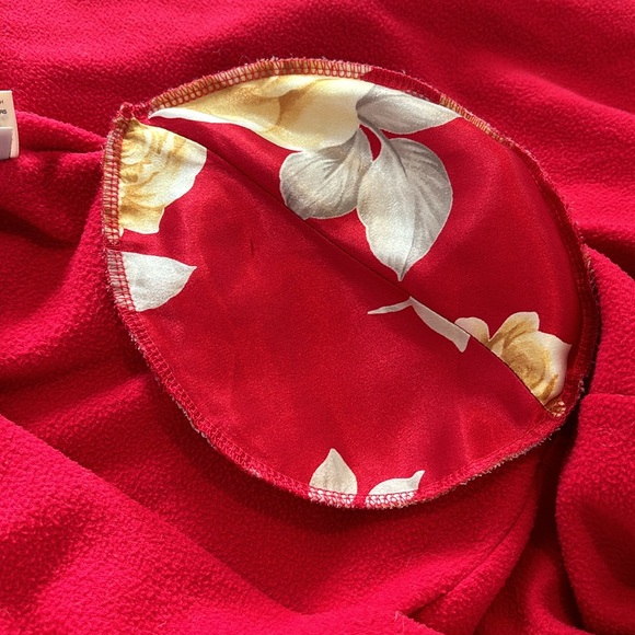 Vintage Victoria’s Secret shoulder pad, satin floral red robe size xs/s - Picture 9 of 10